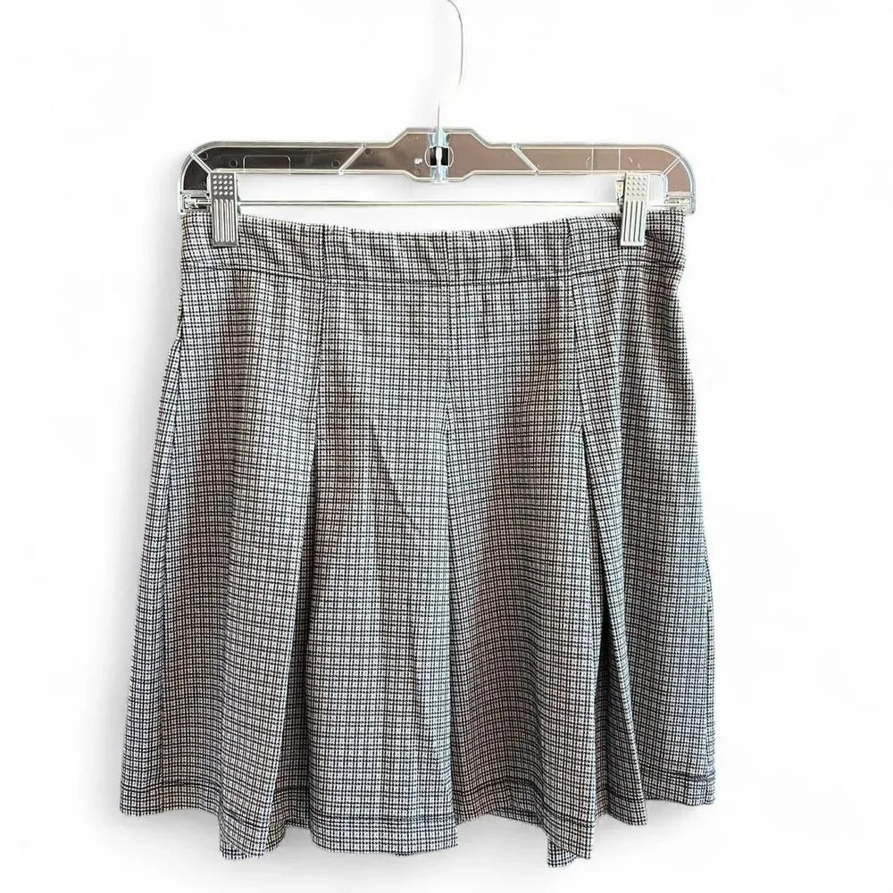 Max Studio Houndstooth pleated skirt